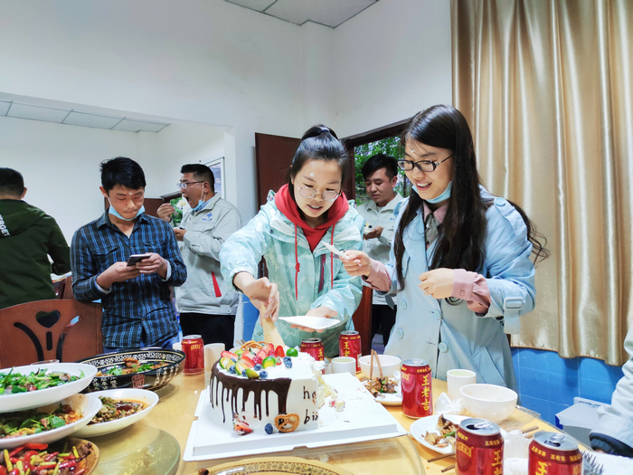 35fb43696687a4b03ad3c677a613139d нòÏîÄ¿¾ÙÐÐÔ±¹¤ÉúÈÕ»á.jpg