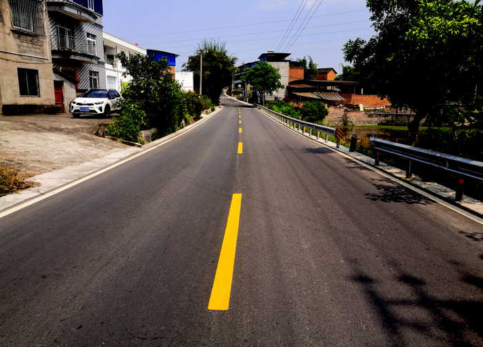 208b66ab43d9cf47977fa200a31a1b70 白鹤支路一景.jpg