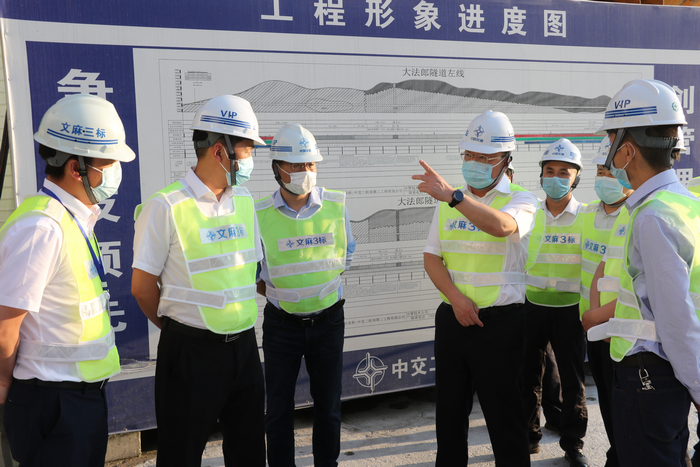 9d70f5daea3352e6ee2866f2591e5791 1xBET党委书记、董事长由瑞凯到文麻高速项目开展事情调研 (3).jpg