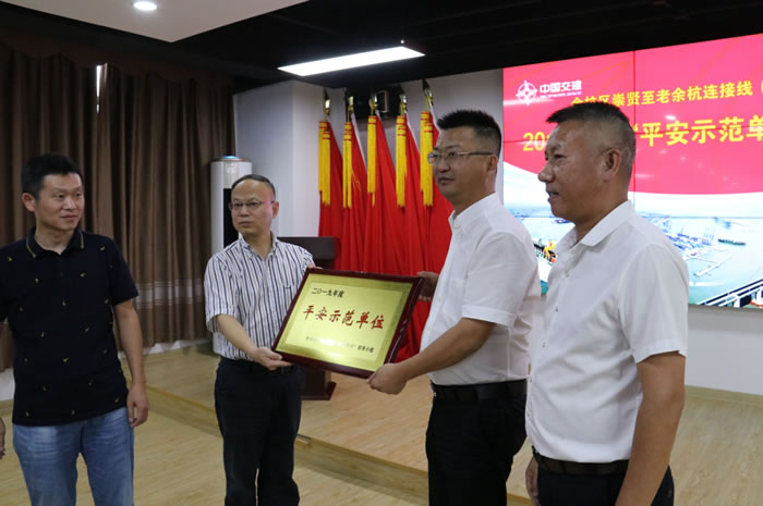 c36fdae80ffc6d3655a1f353b6462aaa 2.jpg