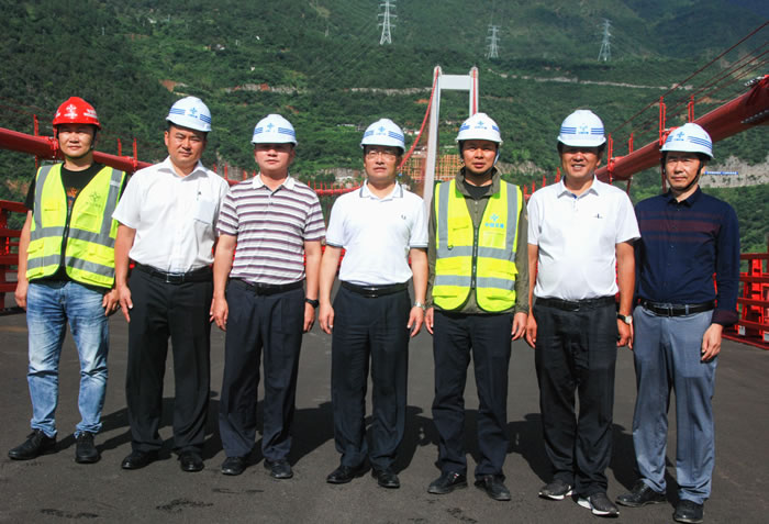 e1c15f6b94e6578f098f0191a413b970 2.jpg