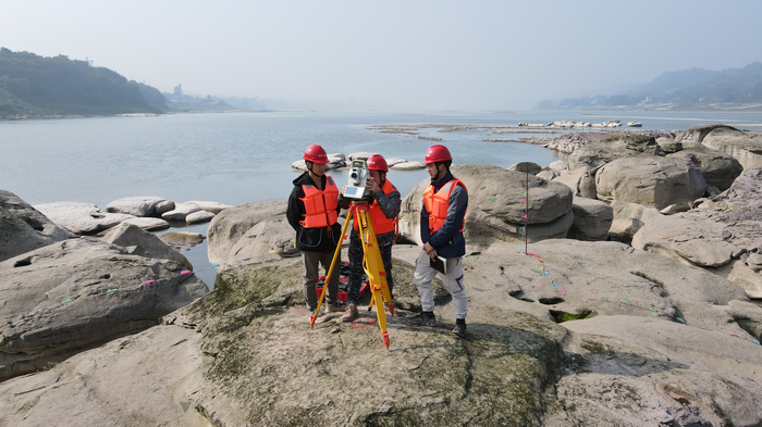 f9b26020ee35a77fc7498dd5ffa1d0d9 ÕÉÁ¿Ô±½Úºó¶ÔÏÖ³¡¾ÙÐи´²â.jpg