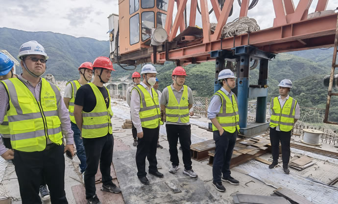 2798f4a26a36f67f00549237b1c7c600 2.jpg