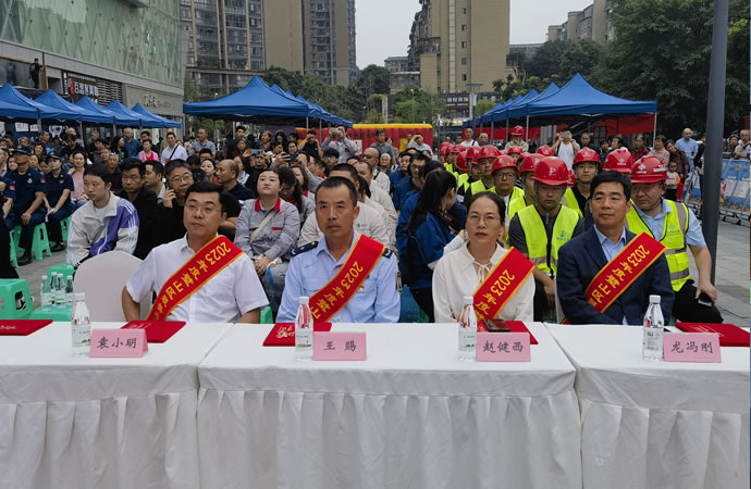 4d7928ff3c445f33a33cb98ac414bd10 4.jpg