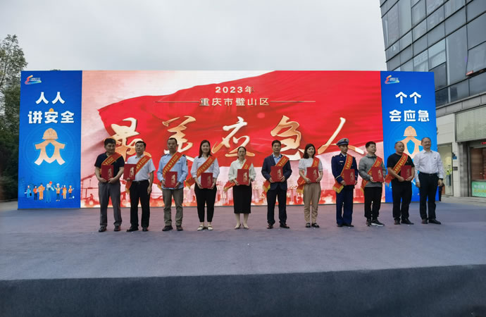 f0b8fdbf85e8d754a71af2439eb54270 3.jpg