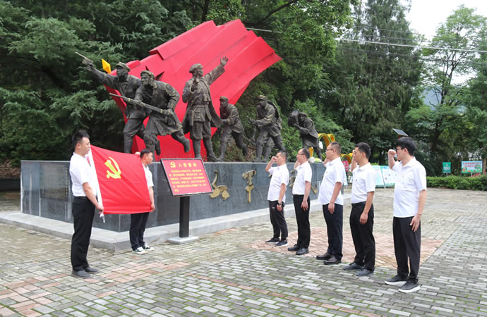 28a2b627e74203fae7495df03d9900ee 2.jpg