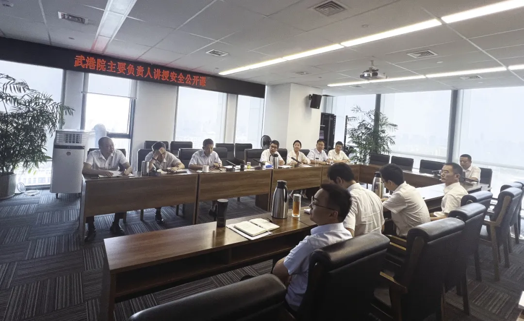 1750402510202 43bd13d1759d3c597d40e7f94690eda