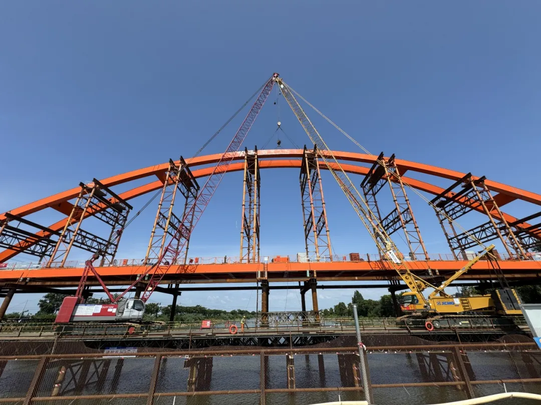 54b8fd5f-0a83-4df7-b939-213632f75c2f