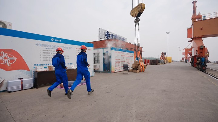 8931bce34c131bb5fe57370c9fea3bd0